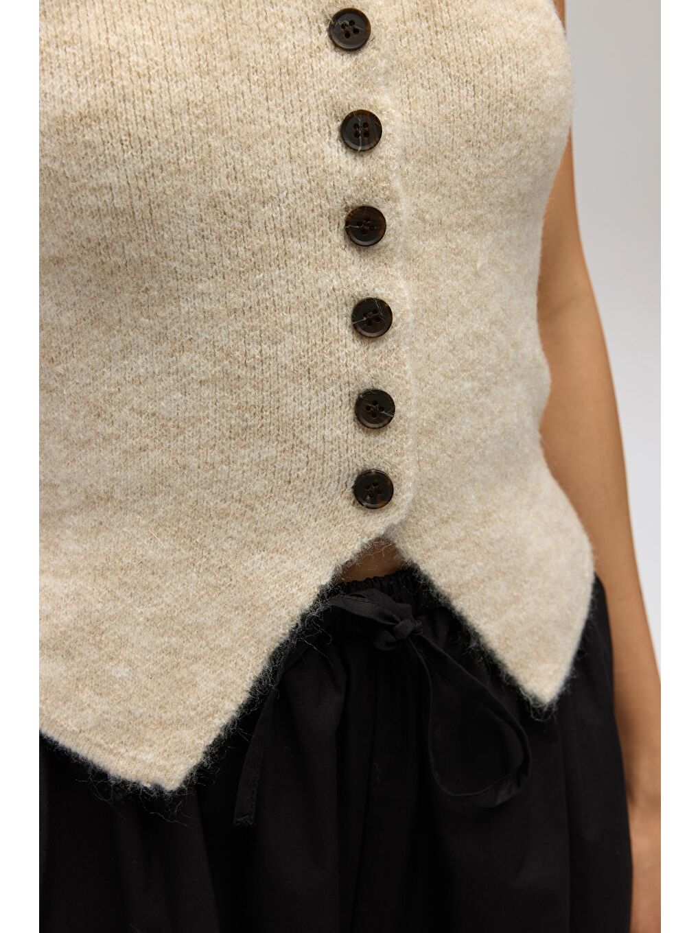 Elvar Tek Omuz Bej Triko Crop-7