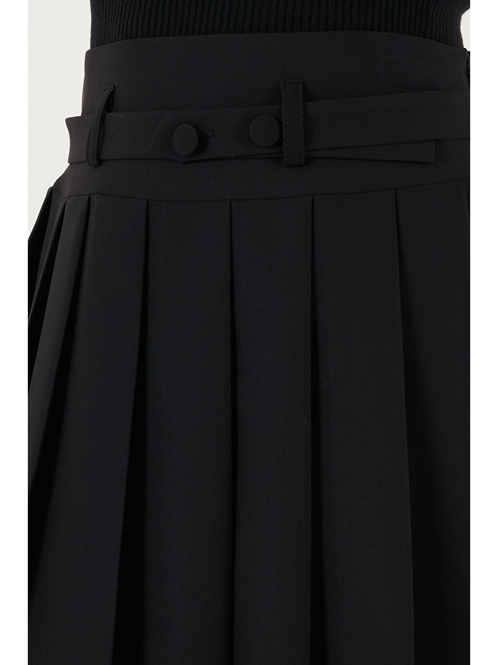 Siyah Regular Fit Kemerli Pileli Mini Boy Etek 6523447-4