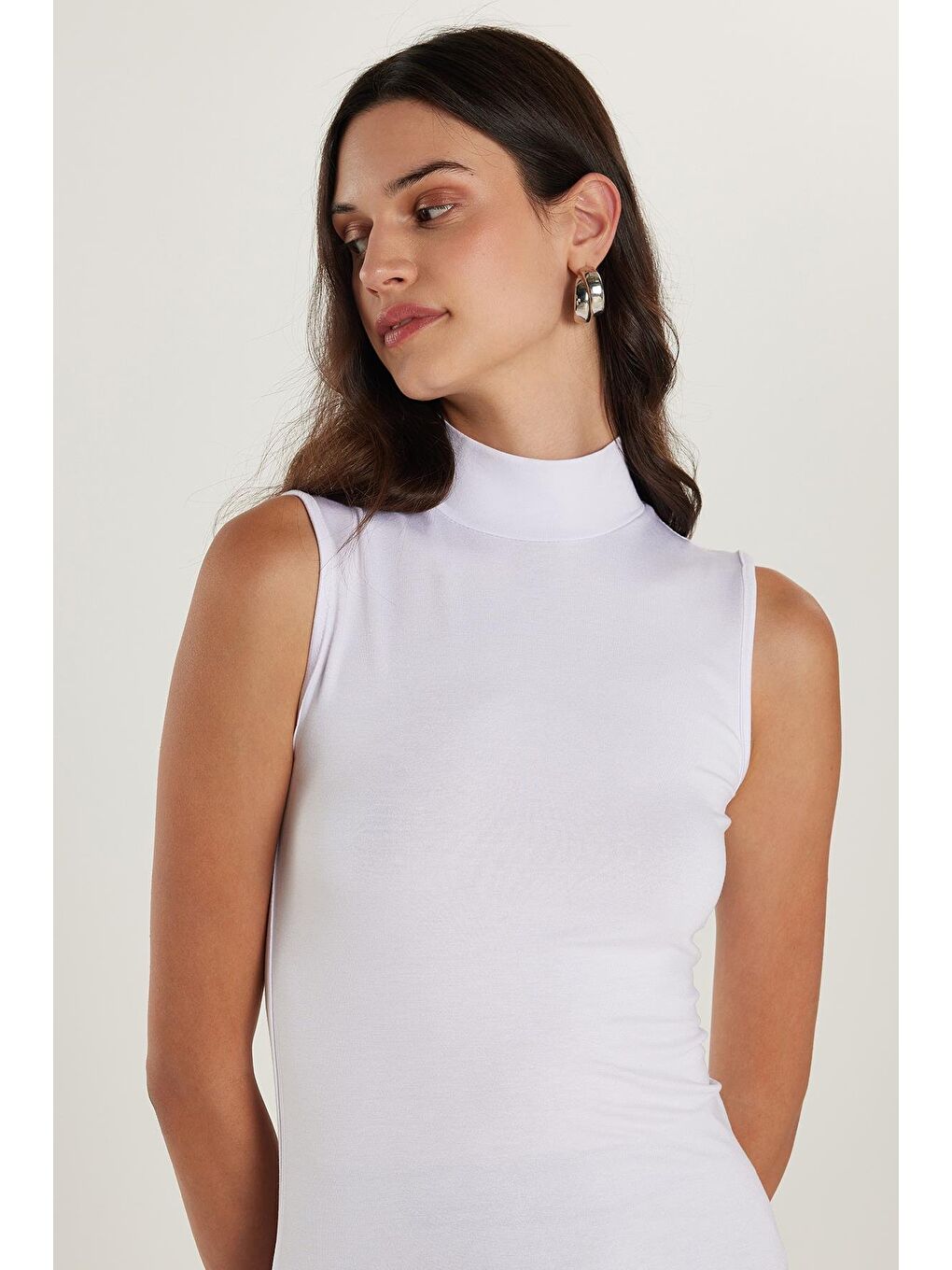 Karışık Kadın 4'Lü Paket Siyah-Haki-Bej-Beyaz Regular Fit Viskon Kumaş Balıkçı Yaka Sıfır Kol Bluz-4