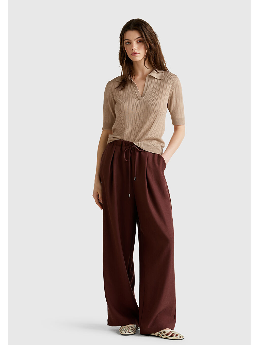 Kadın Bej %100 Liyosel Nervür Detaylı Kısa Kollu Polo Yaka Kazak-4