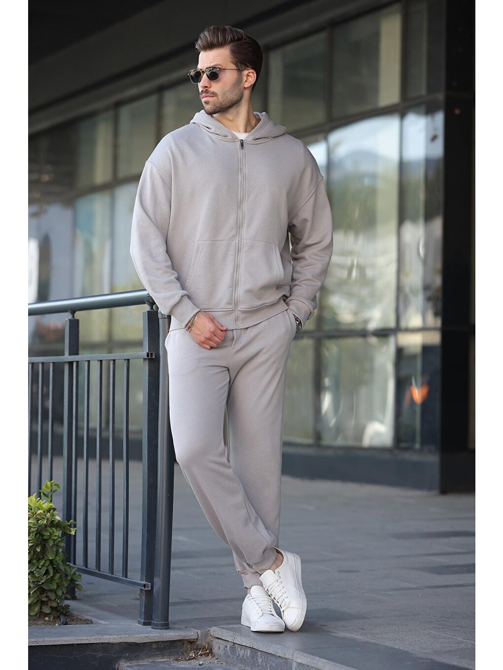 Boyalı Gri Kap&#252;şonlu Fermuarlı Basic Erkek Eşofman Takımı E7331