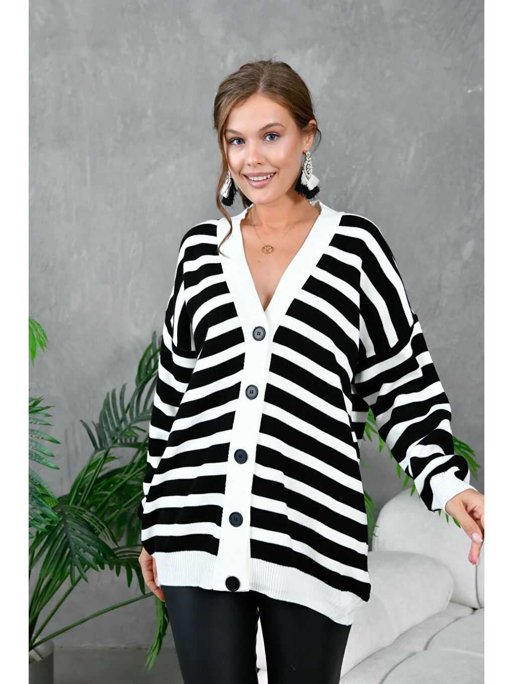 Siyah Kadın Bilek Etek Ve Banları Fitilli Çizgi desenli Triko Hırka-1