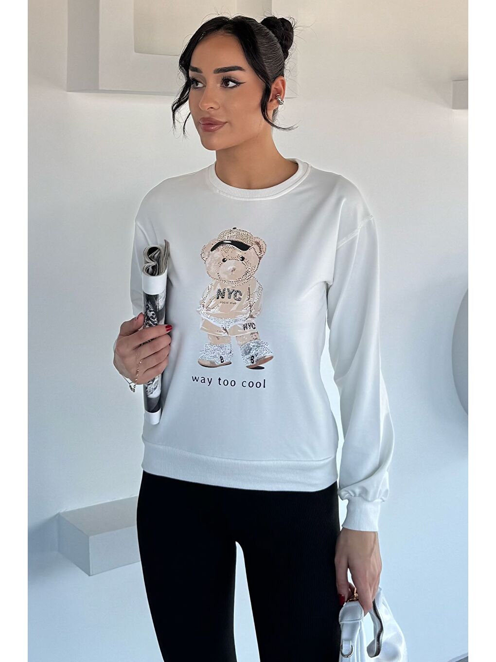 Ekru Kadın Bisiklet Yaka Baskılı Taş İşlemeli Sweatshirt-1