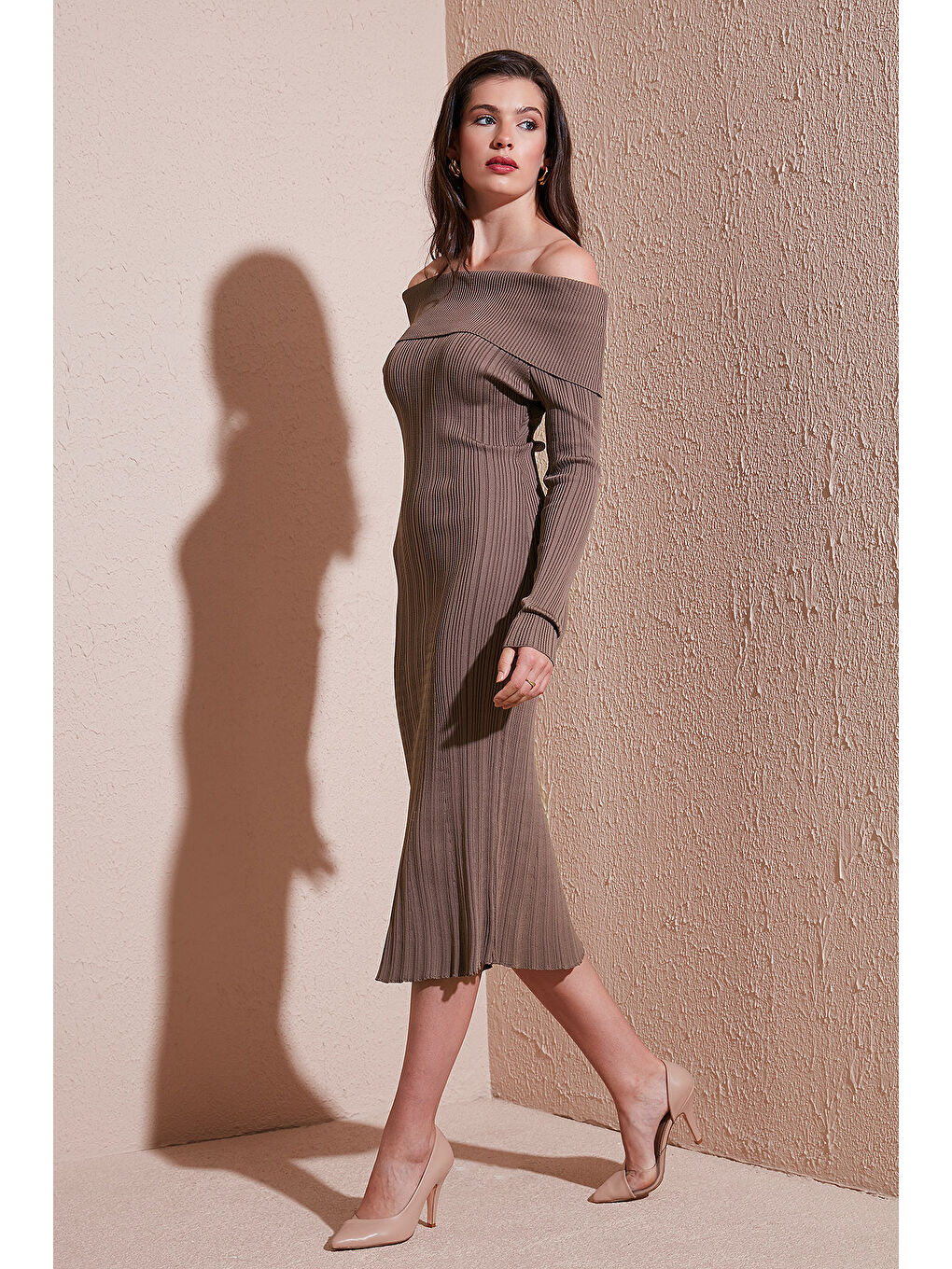 Bej Premium Fitilli Carmen Yaka Slim Fit Midi Boy Triko Elbise 680EL00033-1