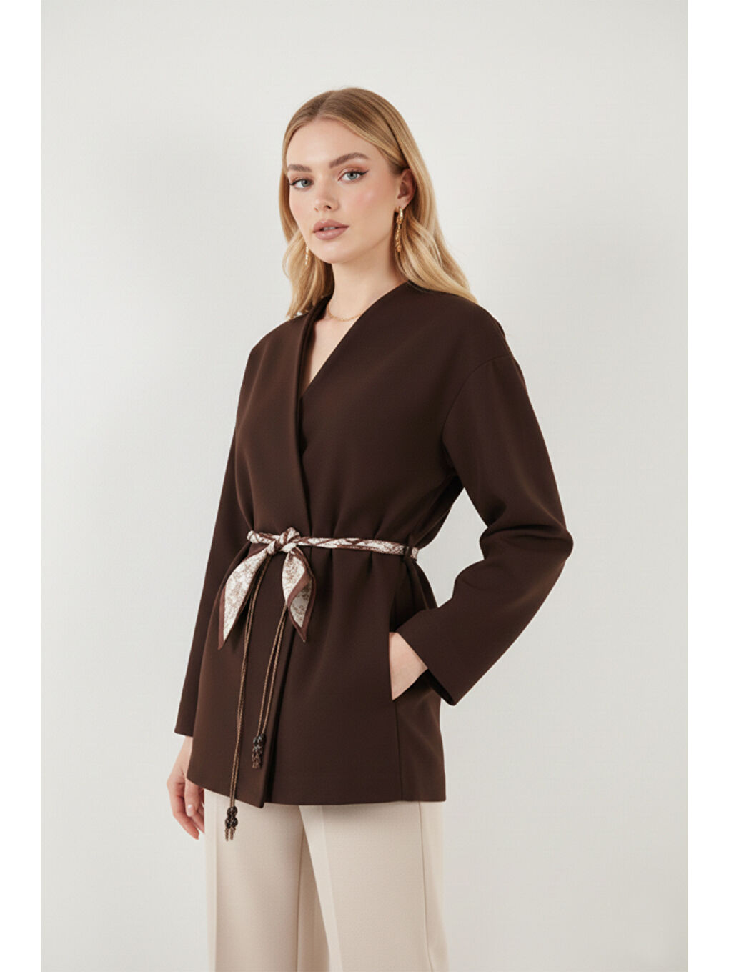 Kahverengi Regular Fit Kruvaze Yaka Fular Kemerli Kadın Blazer Ceket 6927673-4