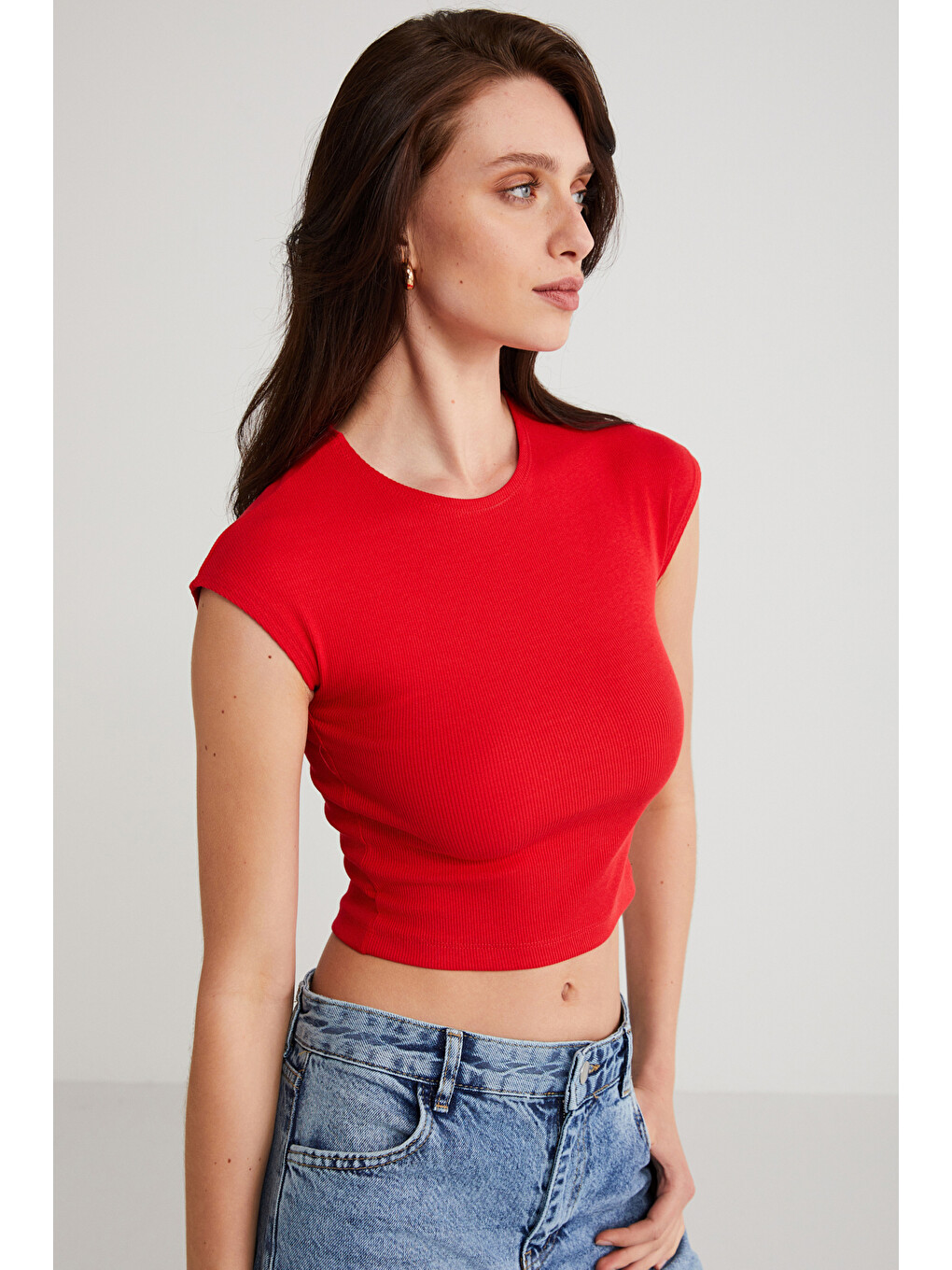 Ayra Kadın Fitilli Görünümlü Slim Fit Vücuda Oturan Bisiklet Yaka Kısa Kollu Crop Kırmızı Büstiyer-2