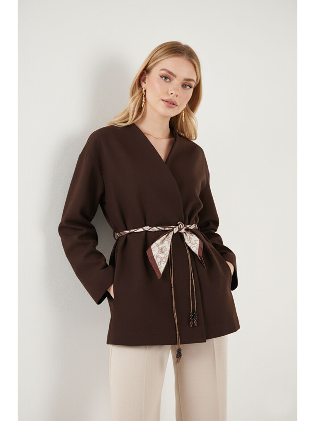 Kahverengi Regular Fit Kruvaze Yaka Fular Kemerli Kadın Blazer Ceket 6927673-5