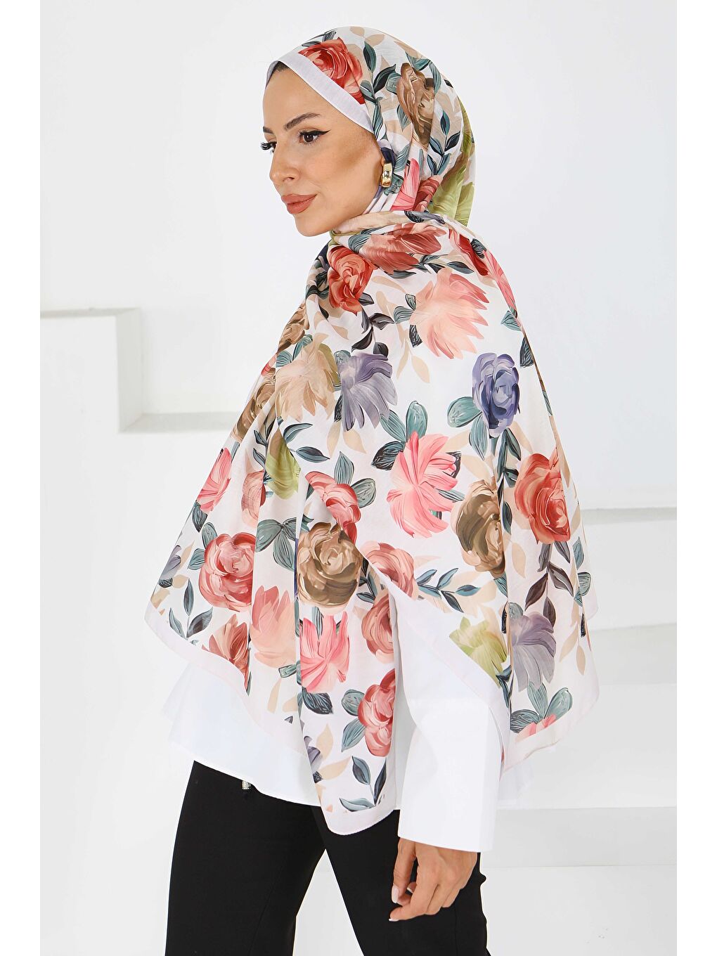 Ekru Flower Serisi Rose Lily Desenli Şal Krem - 27594-3