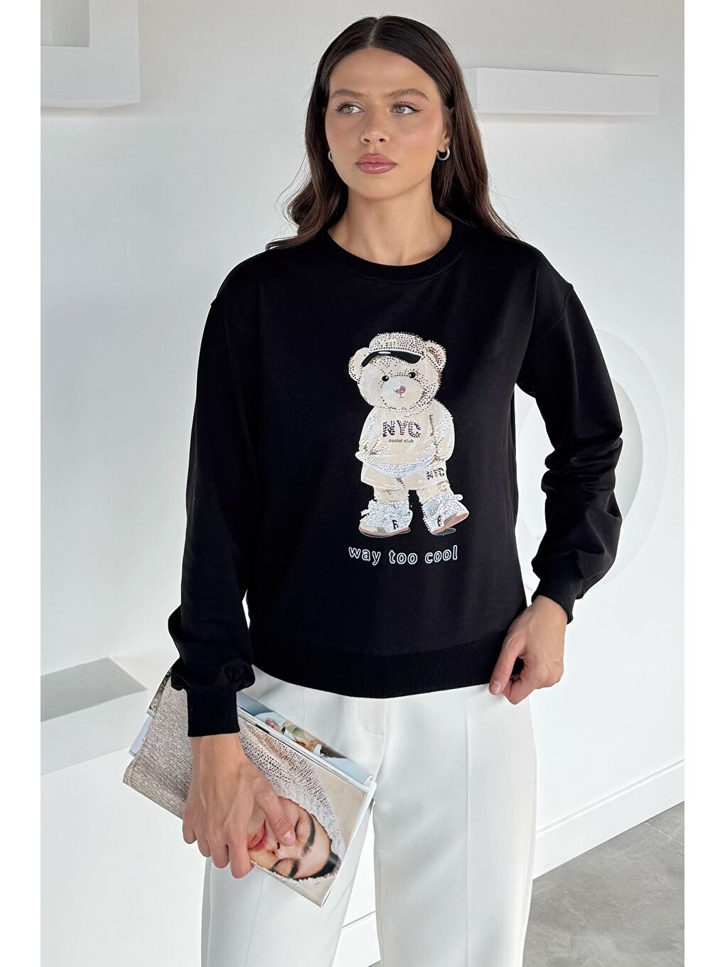 Siyah Kadın Bisiklet Yaka Baskılı Taş İşlemeli Sweatshirt-1