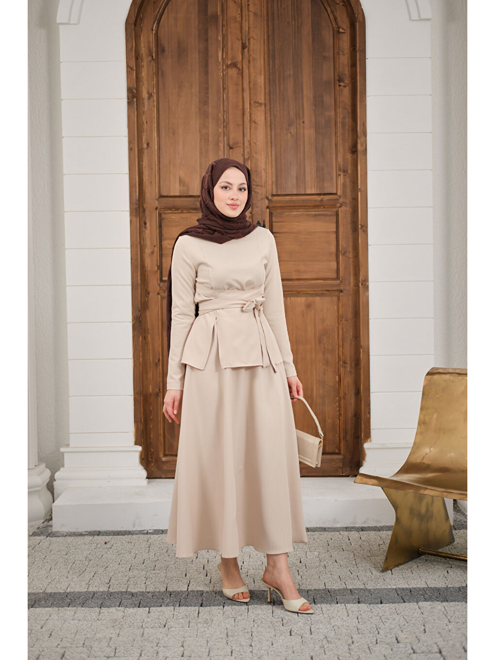 Ekru Kadın Bisiklet Yaka Ön Yırtmaçlı Etekli Takım Krem-1