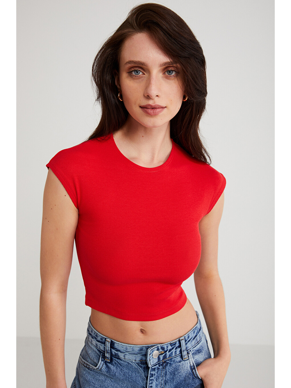 Ayra Kadın Fitilli Görünümlü Slim Fit Vücuda Oturan Bisiklet Yaka Kısa Kollu Crop Kırmızı Büstiyer-3