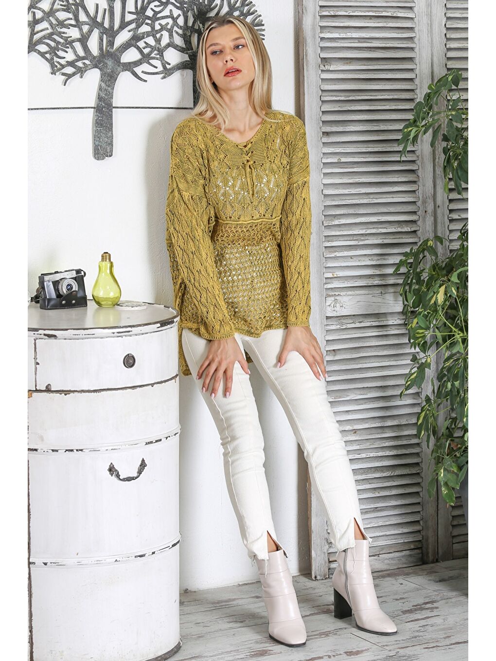 Yeşil Limon Küfü Rengi V Yaka Uzun Kol Bağlamalı Yıkamalı Ajurlu Jakar Triko Long Fit Bluz-4