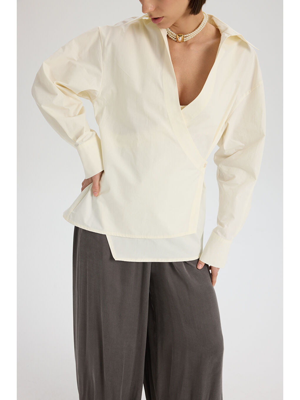 Bran Üçgen Kesim Ekru Gömlek-3