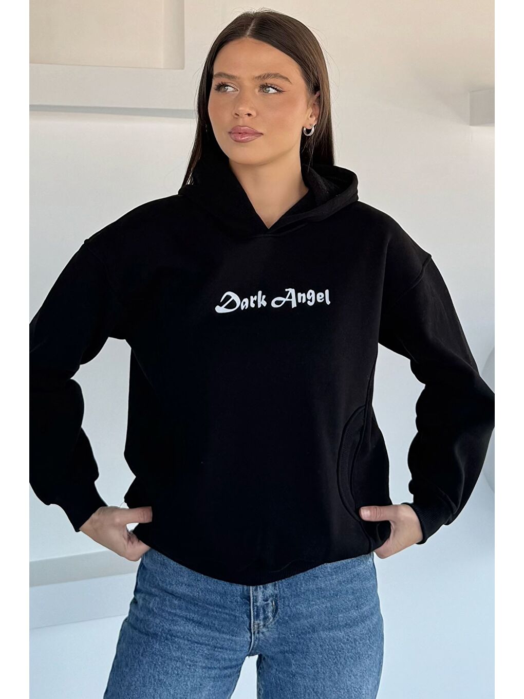 Siyah Kadın Kapüşonlu Kanguru Cepli Baskılı Üç İplik Şardonlu Sweatshirt