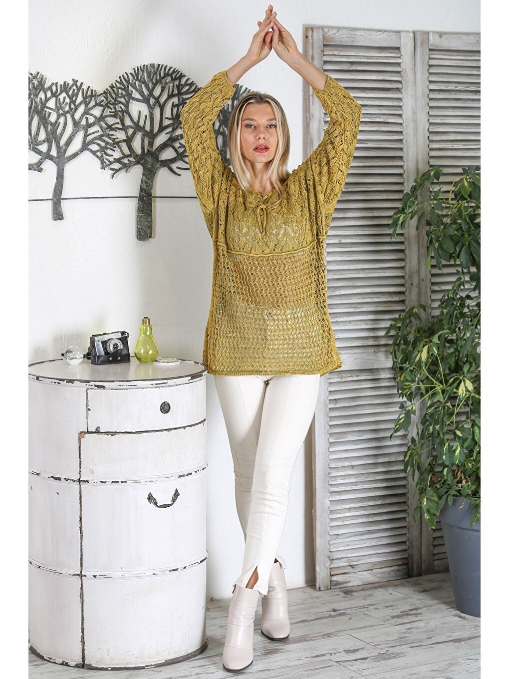 Yeşil Limon Küfü Rengi V Yaka Uzun Kol Bağlamalı Yıkamalı Ajurlu Jakar Triko Long Fit Bluz-5