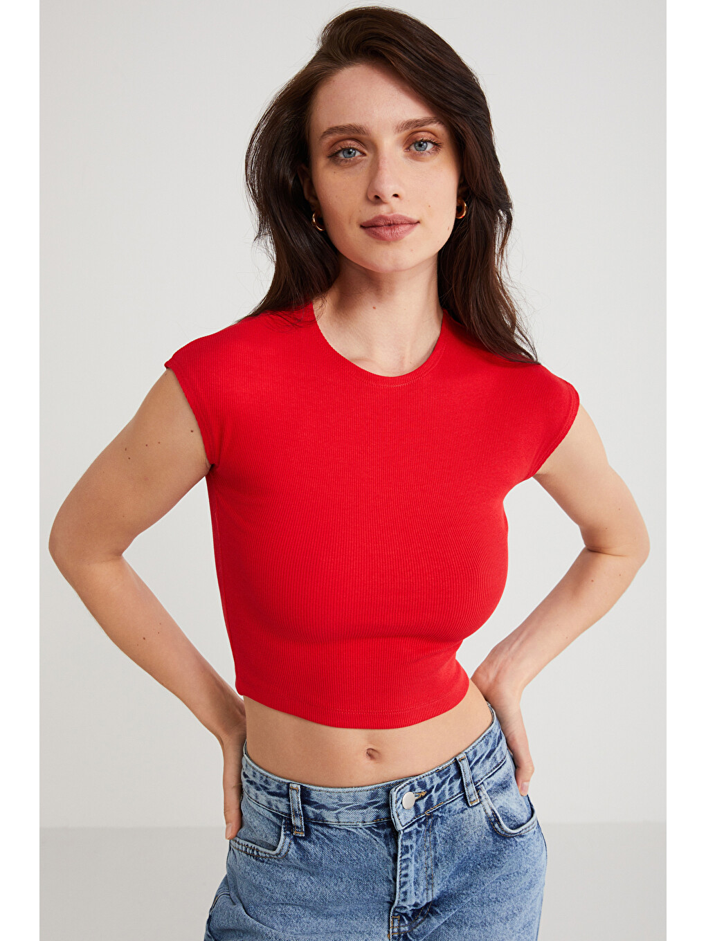 Ayra Kadın Fitilli Görünümlü Slim Fit Vücuda Oturan Bisiklet Yaka Kısa Kollu Crop Kırmızı Büstiyer-4