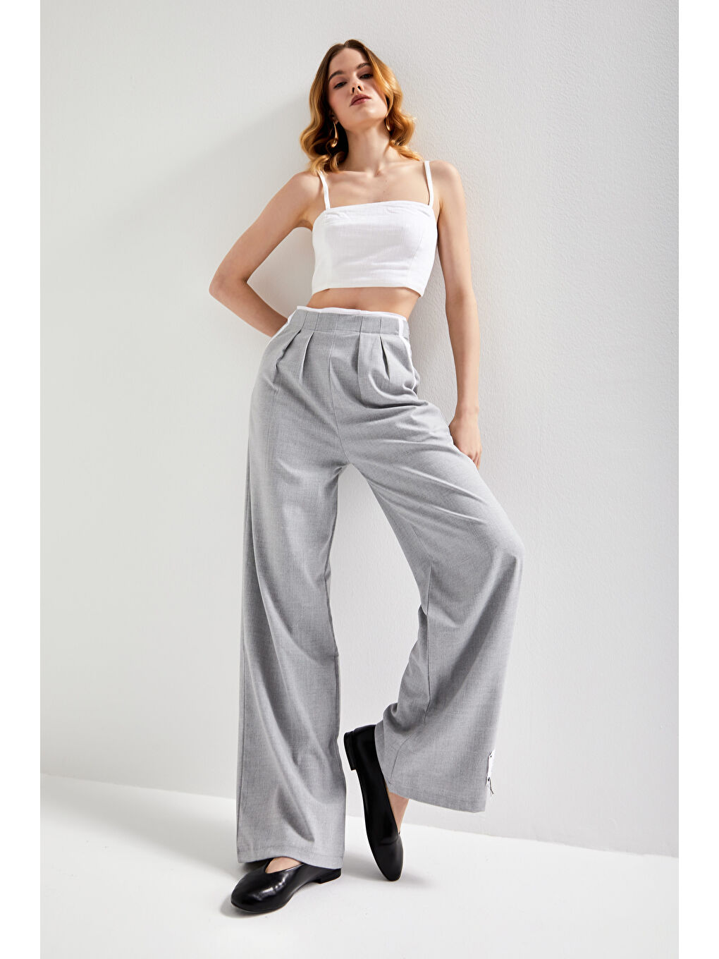Kadın Gri Renk Palazzo Fit Rahat Kesim Tasarım Kumaş Pantolon