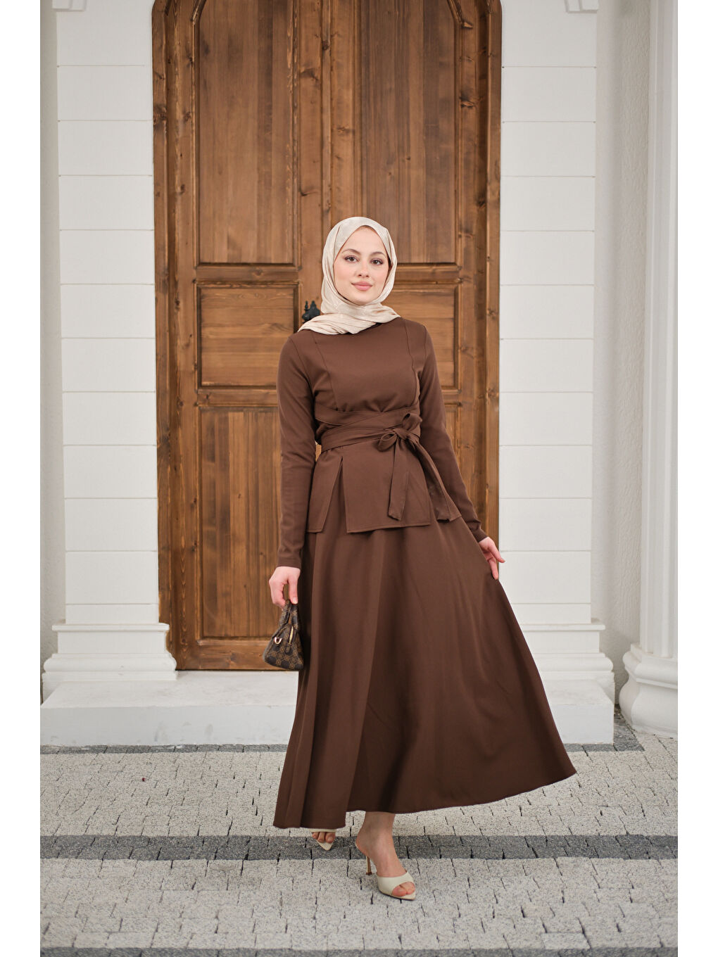 Kadın Bisiklet Yaka Ön Yırtmaçlı Etekli Takım Kahverengi