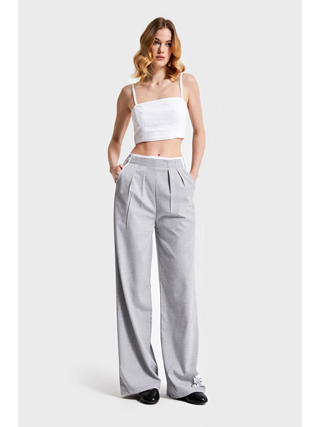 Kadın Gri Renk Palazzo Fit Rahat Kesim Tasarım Kumaş Pantolon-1