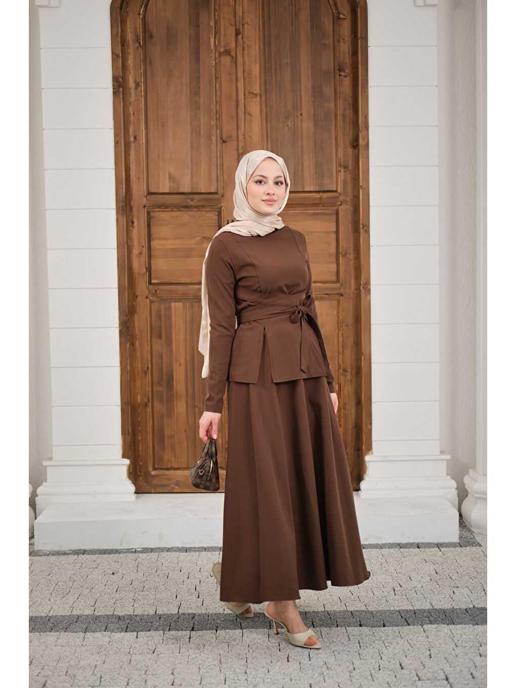 Kadın Bisiklet Yaka Ön Yırtmaçlı Etekli Takım Kahverengi-1