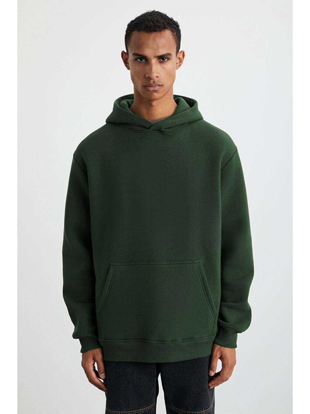 Cartmel Erkek Organik Kumaşlı İçi Polarlı Yumuşacık Kanguru Cepli Kapüşonlu Koyu Yeşil Sweatshirt
