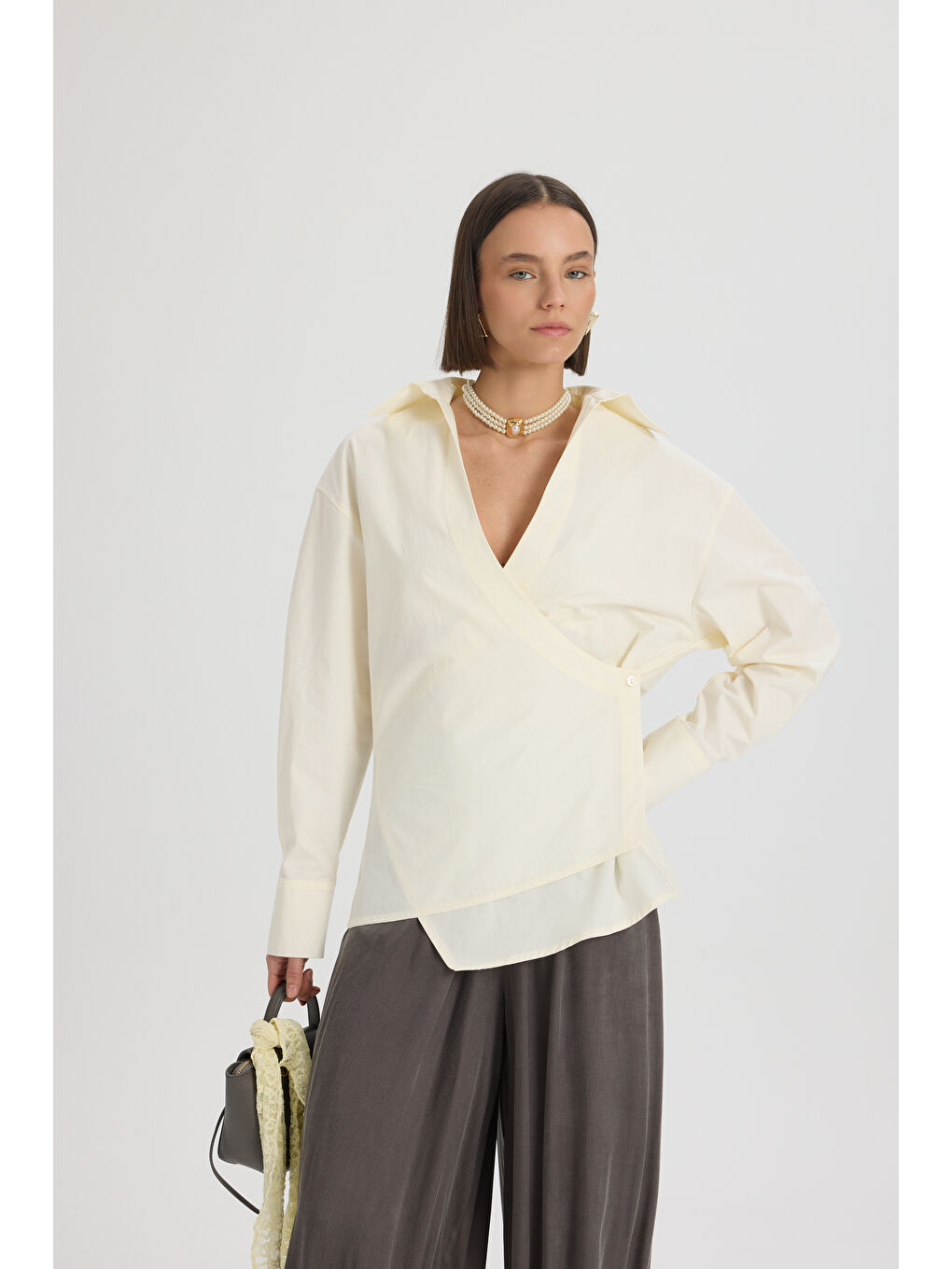 Bran Üçgen Kesim Ekru Gömlek-5