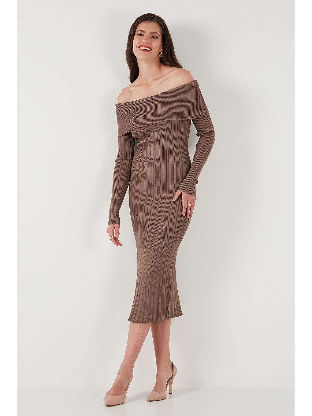 Bej Premium Fitilli Carmen Yaka Slim Fit Midi Boy Triko Elbise 680EL00033-5