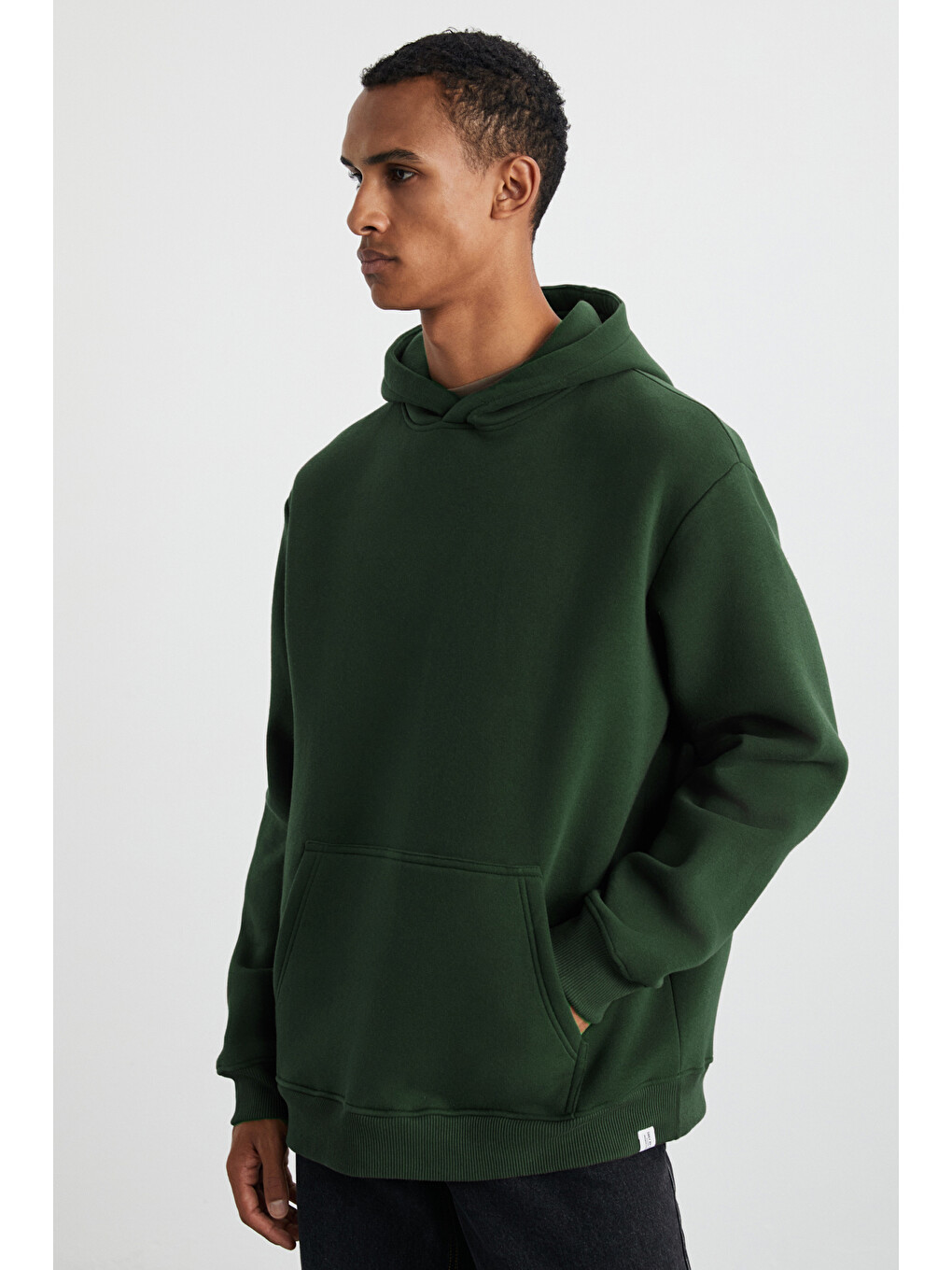 Cartmel Erkek Organik Kumaşlı İçi Polarlı Yumuşacık Kanguru Cepli Kapüşonlu Koyu Yeşil Sweatshirt-1