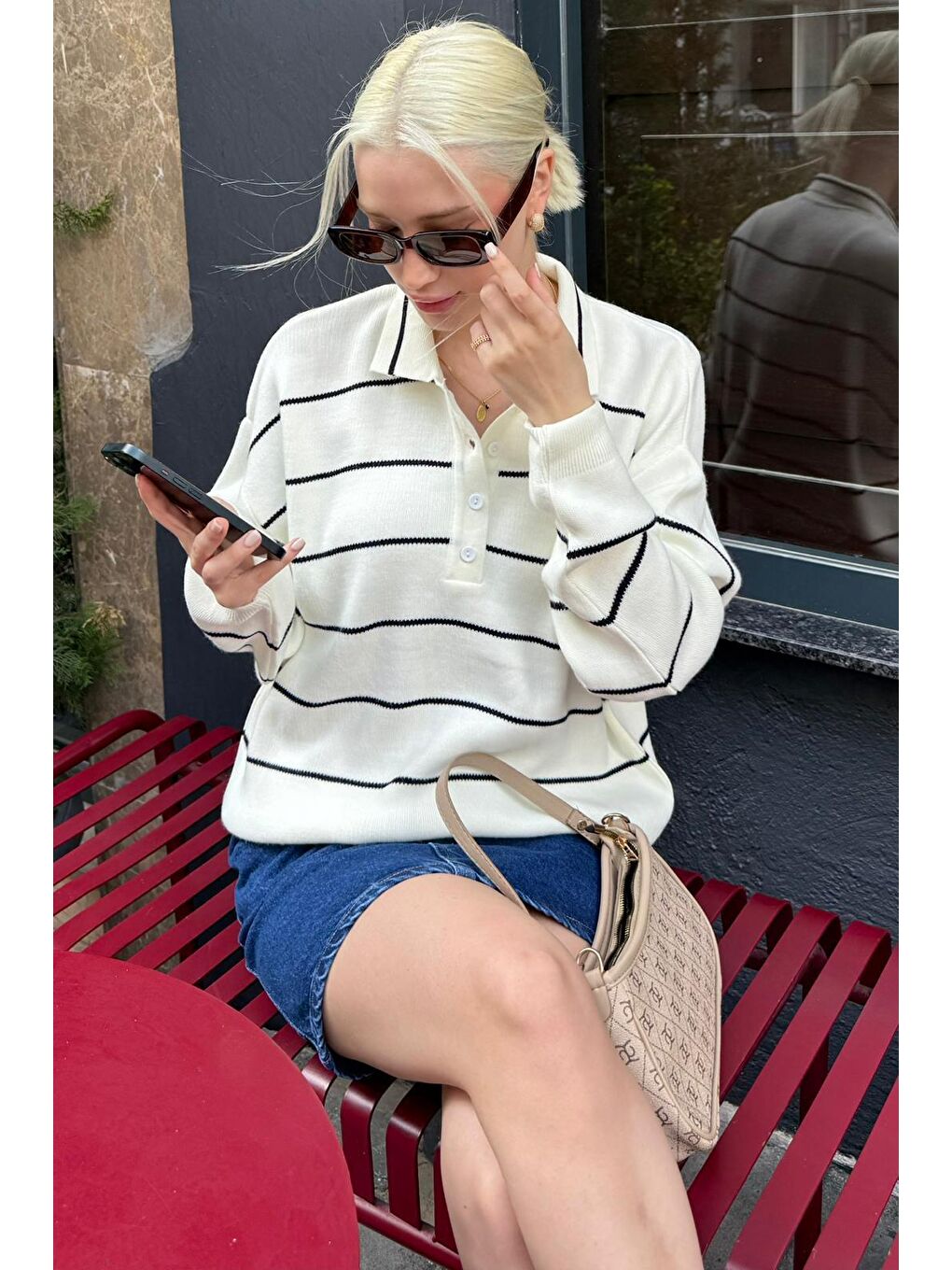 Beyaz Kemik Rengi Çizgili Polo Yaka Kadın Triko Kazak Mg2470-1
