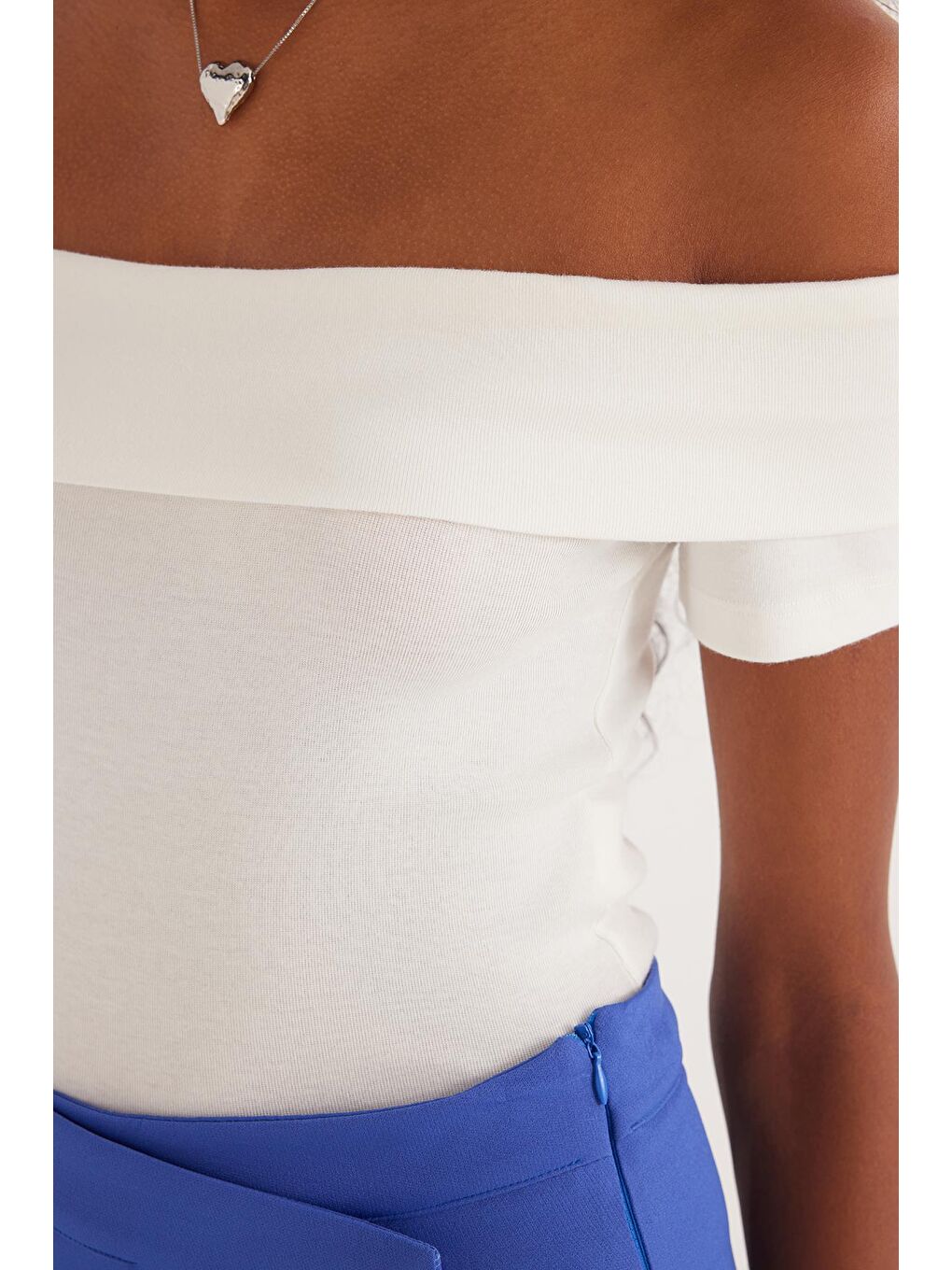 Ekru Kadın Standart Fit Normal Kesim Beyaz Straplez Bluz-2