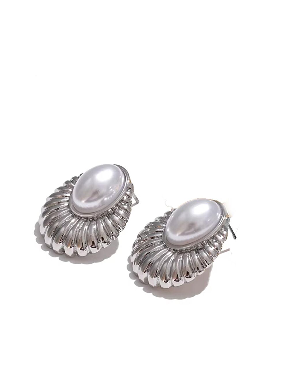 Gri Paslanmaz Çelik Sedef Detaylı Çivi Küpe-1