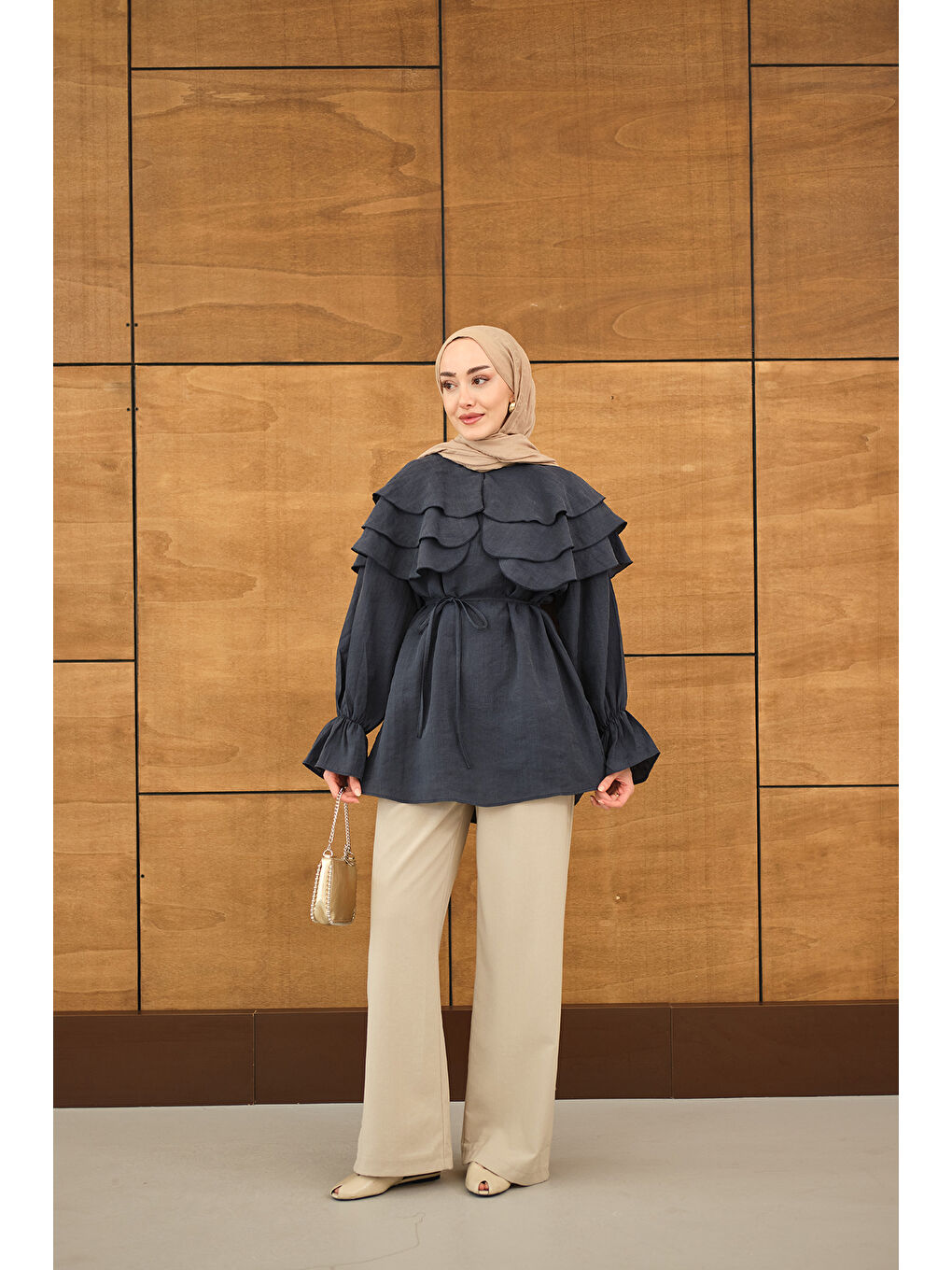 Kadın Geniş Katlı Yaka Bel Bağlamalı Tunik Lacivert-2