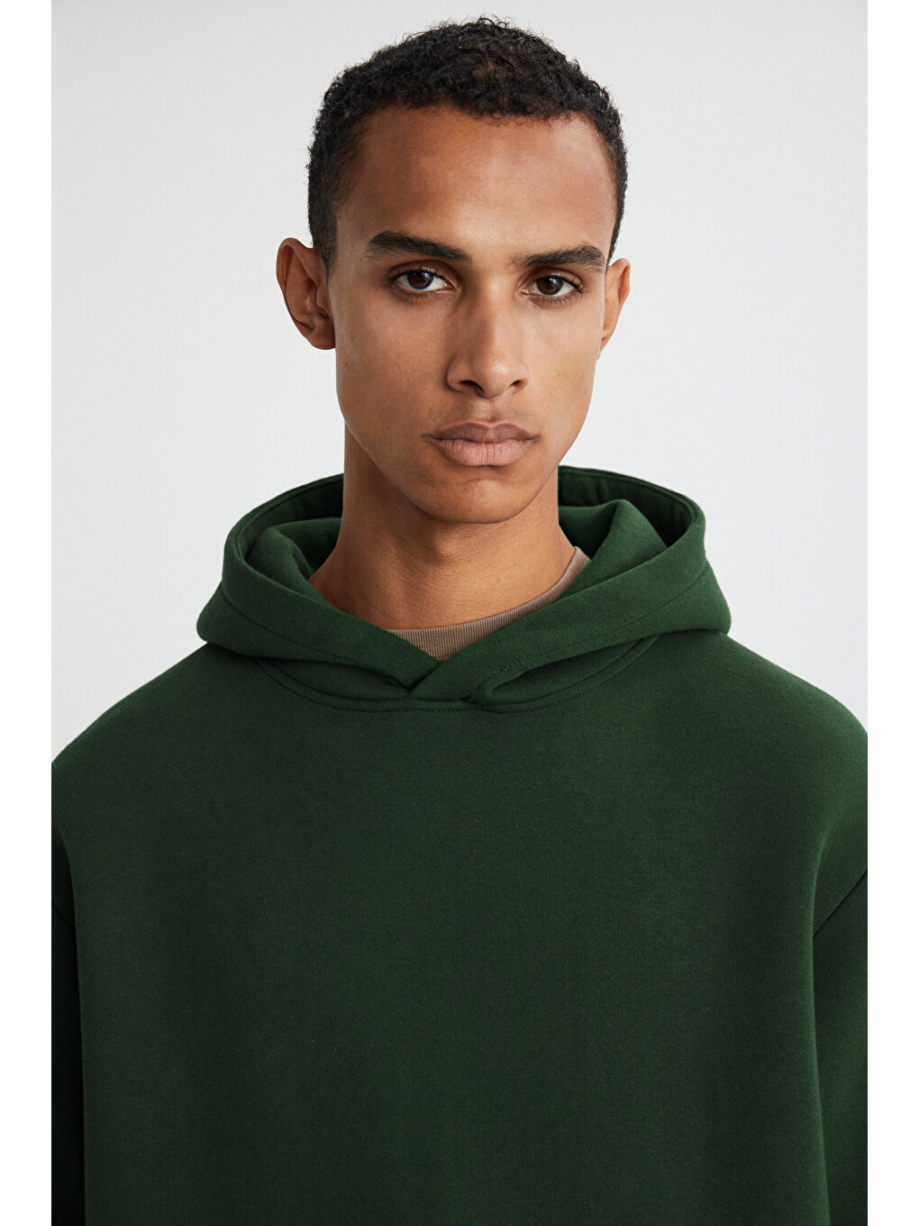 Cartmel Erkek Organik Kumaşlı İçi Polarlı Yumuşacık Kanguru Cepli Kapüşonlu Koyu Yeşil Sweatshirt-2
