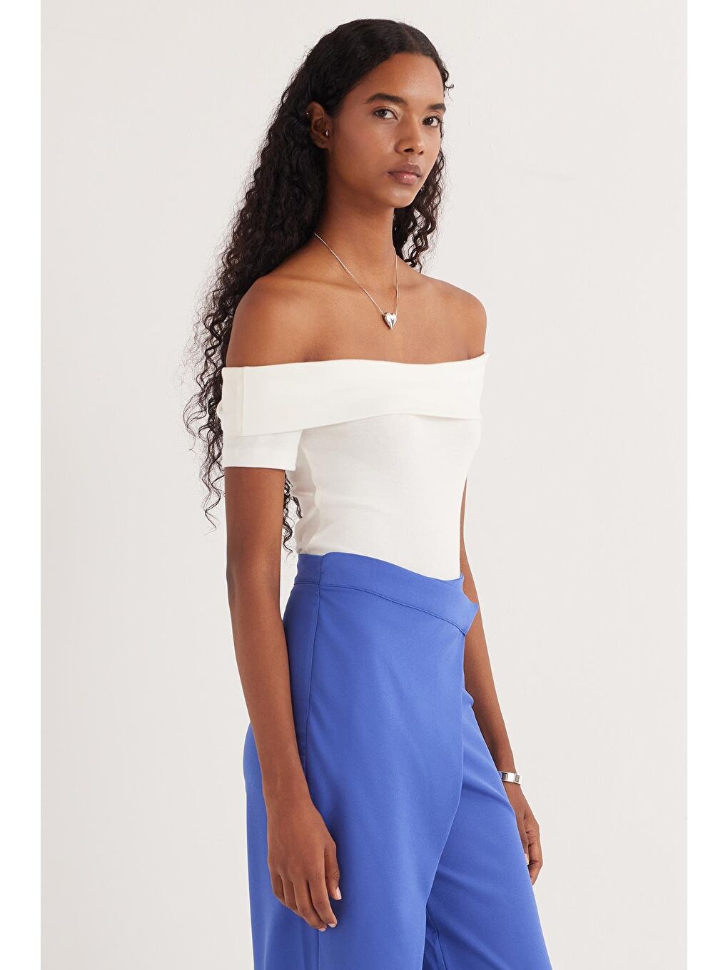 Ekru Kadın Standart Fit Normal Kesim Beyaz Straplez Bluz-3