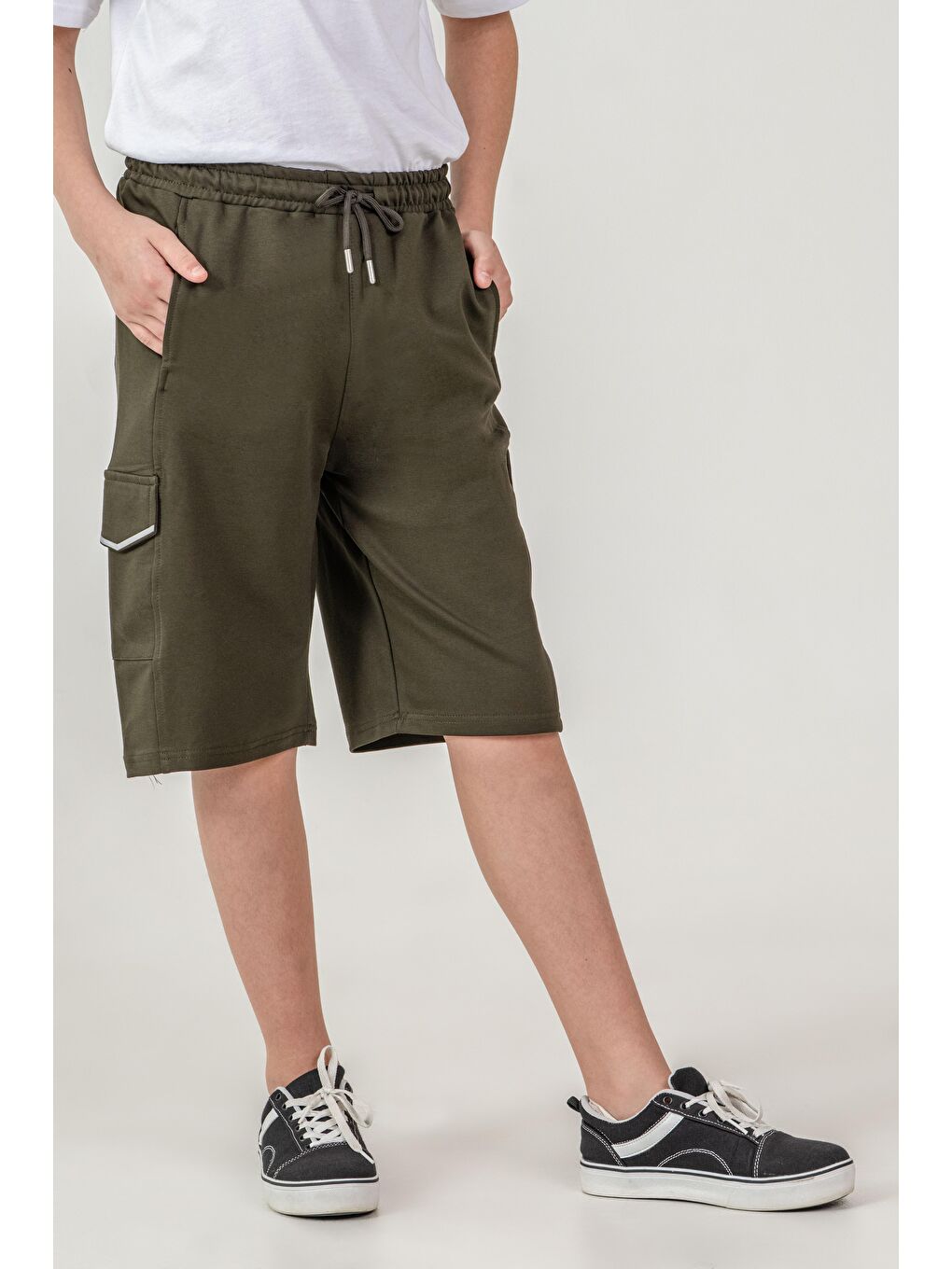 Haki Çift Kargo Cepli Cep Kapakları Reflektör Baskılı Erkek Çocuk Şort-1