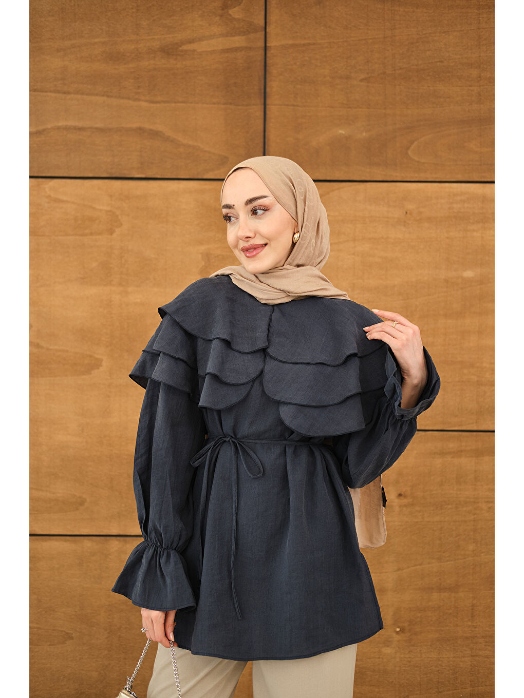 Kadın Geniş Katlı Yaka Bel Bağlamalı Tunik Lacivert-3