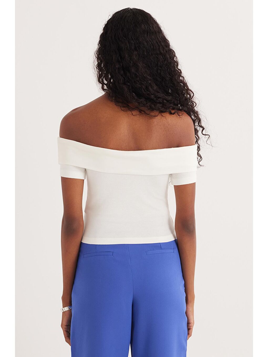 Ekru Kadın Standart Fit Normal Kesim Beyaz Straplez Bluz-6