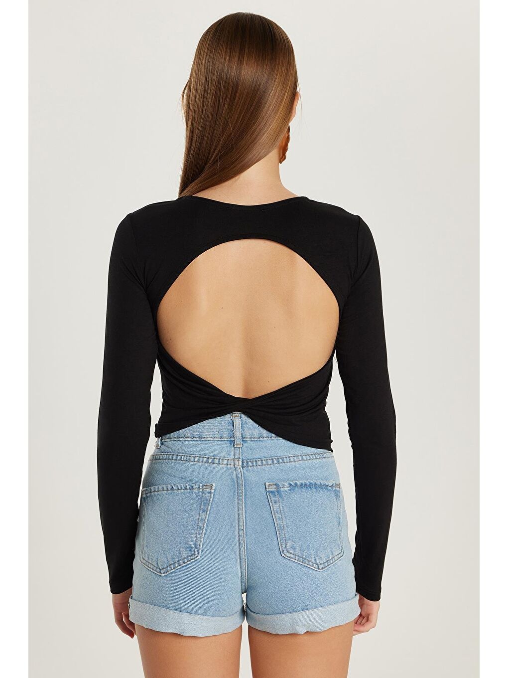 Kadın Slim Fit Dar Kesim Uzun Kollu Bisiklet Yaka Sırt Detaylı Siyah Viskon Bluz-4