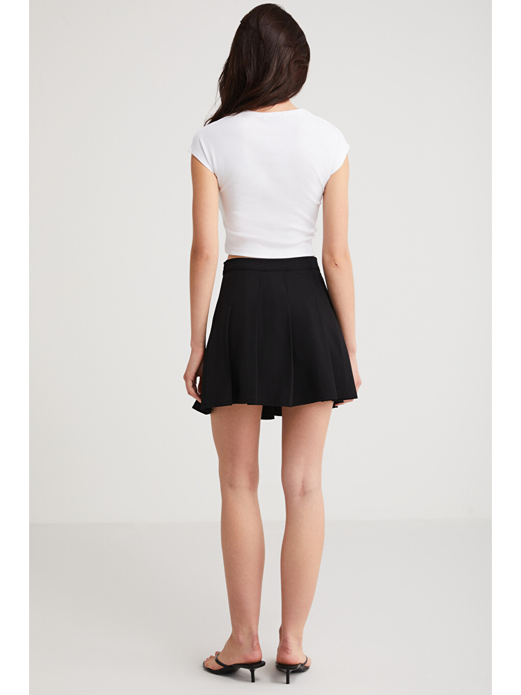 Ayra Kadın Fitilli Görünümlü Slim Fit Vücuda Oturan Bisiklet Yaka Kısa Kollu Crop Beyaz Büstiyer-5