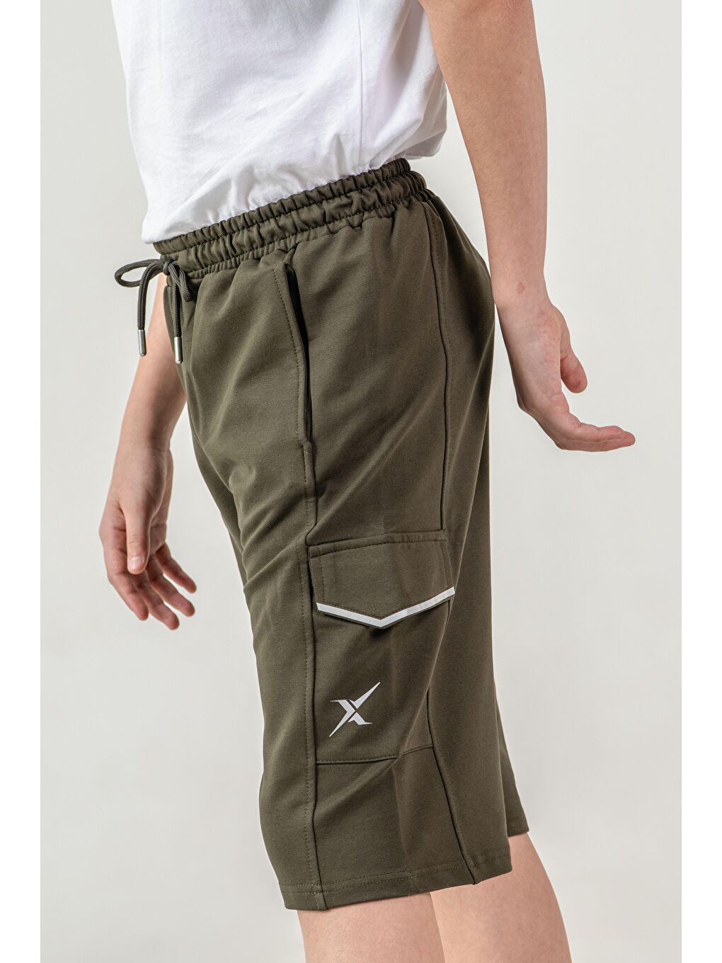 Haki Çift Kargo Cepli Cep Kapakları Reflektör Baskılı Erkek Çocuk Şort-3