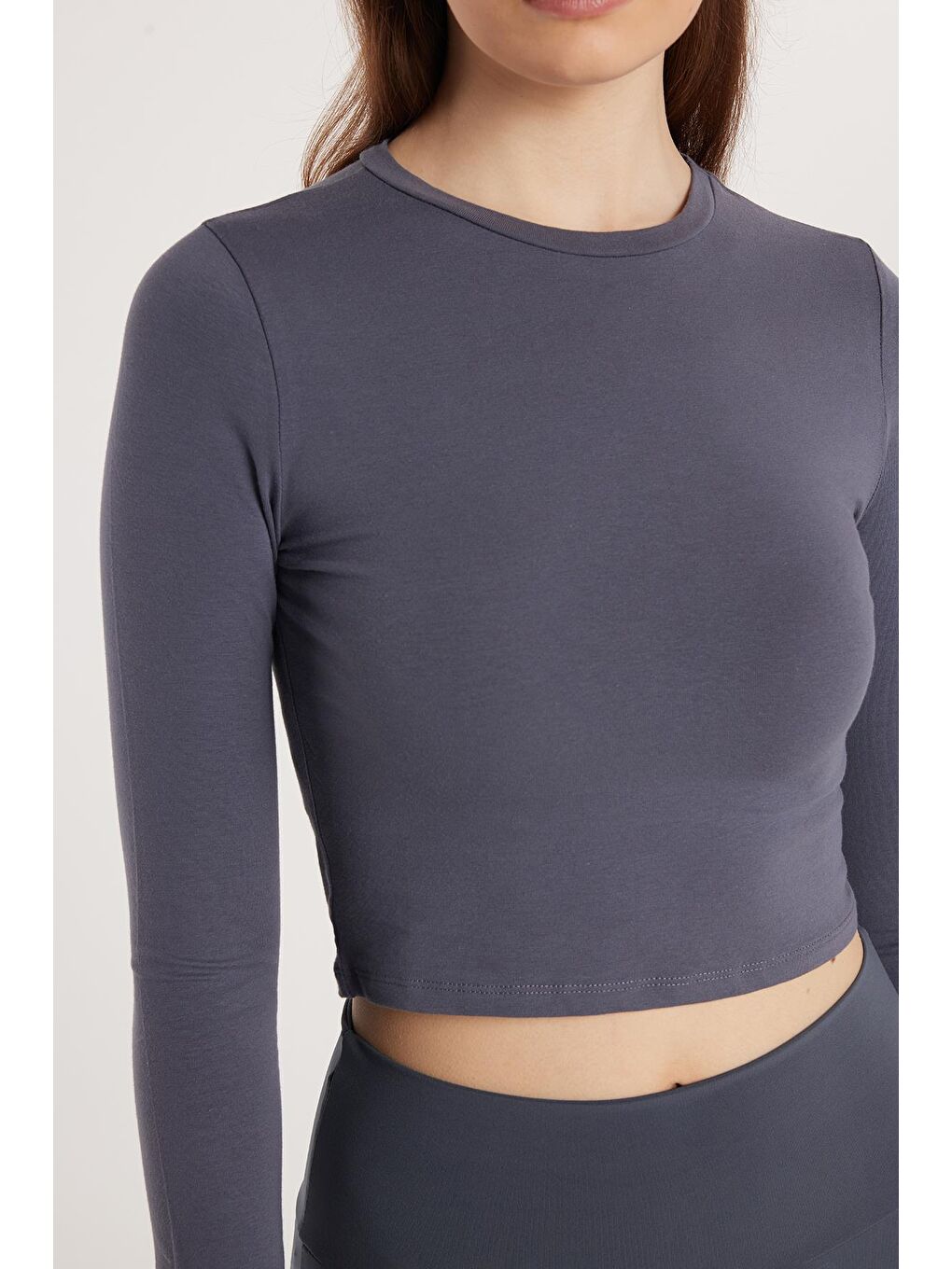 Kadın Slim Fit Pamuklu Düz Bisiklet Yaka Antrasit Bluz-1