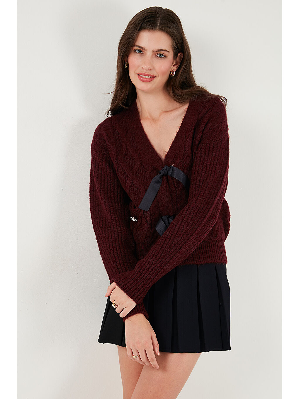 Bordo Premium Regular Fit V Yaka Fiyonk Bağlama Detaylı Örgü Desenli Triko Hırka 680KZ1947-2