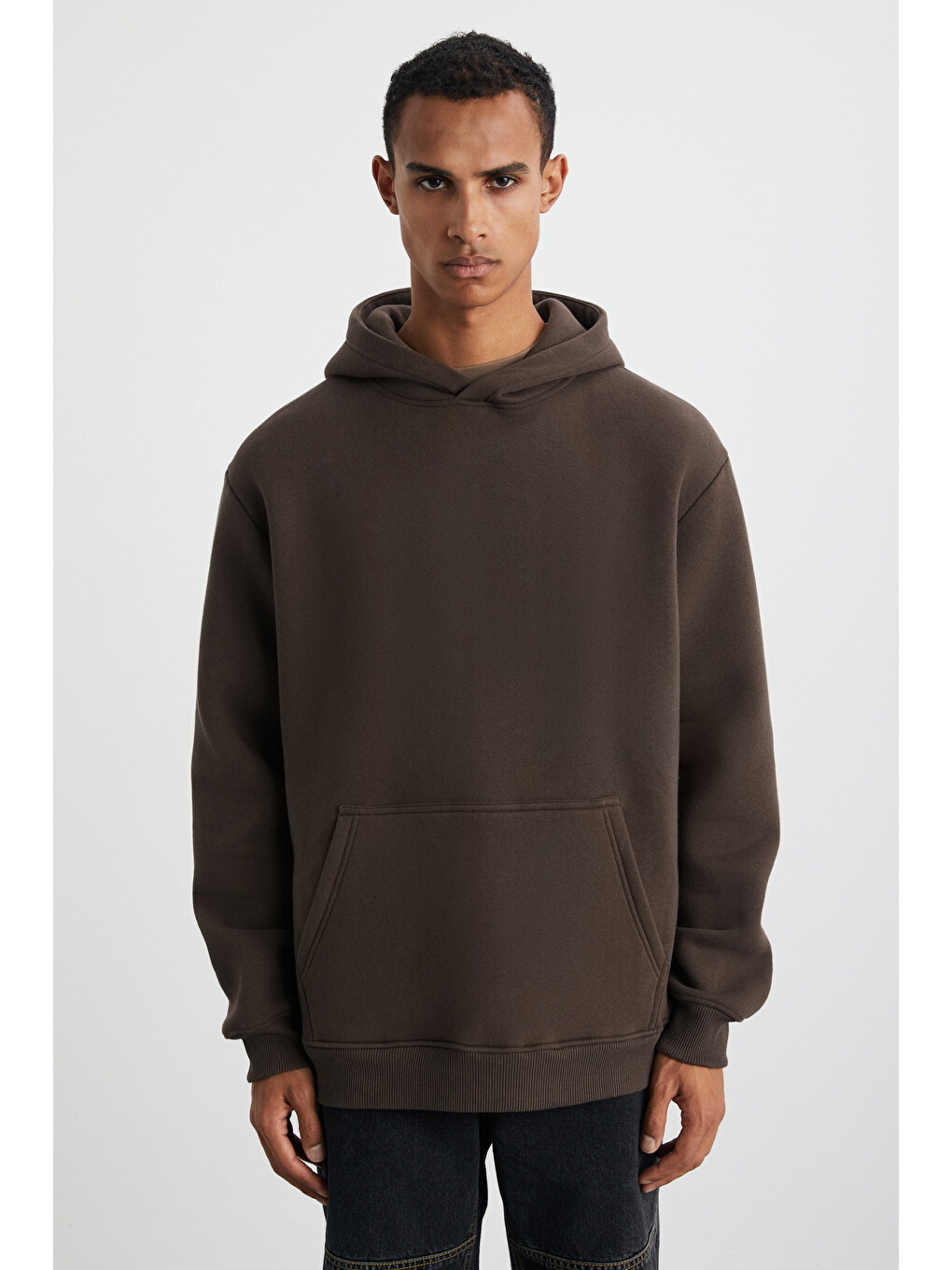 Cartmel Erkek Organik Kumaşlı İçi Polarlı Yumuşacık Kanguru Cepli Kapüşonlu Kahverengi Sweatshirt