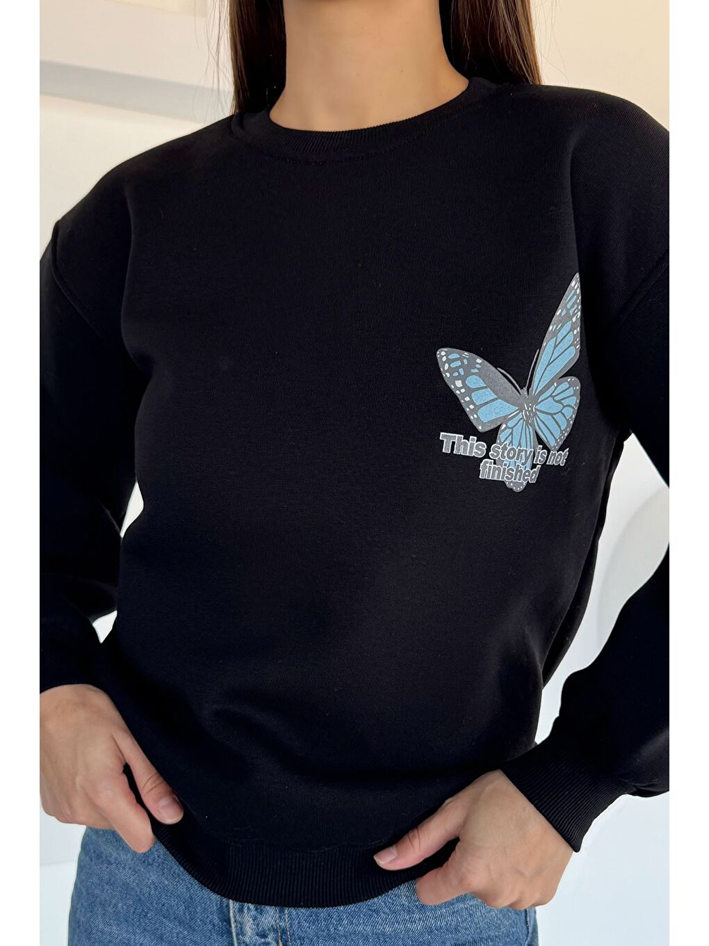 Siyah Kadın Ön Ve Sırt Kelebek Baskılı Üç İplik Şardonlu Bisiklet Yaka Sweatshirt-2