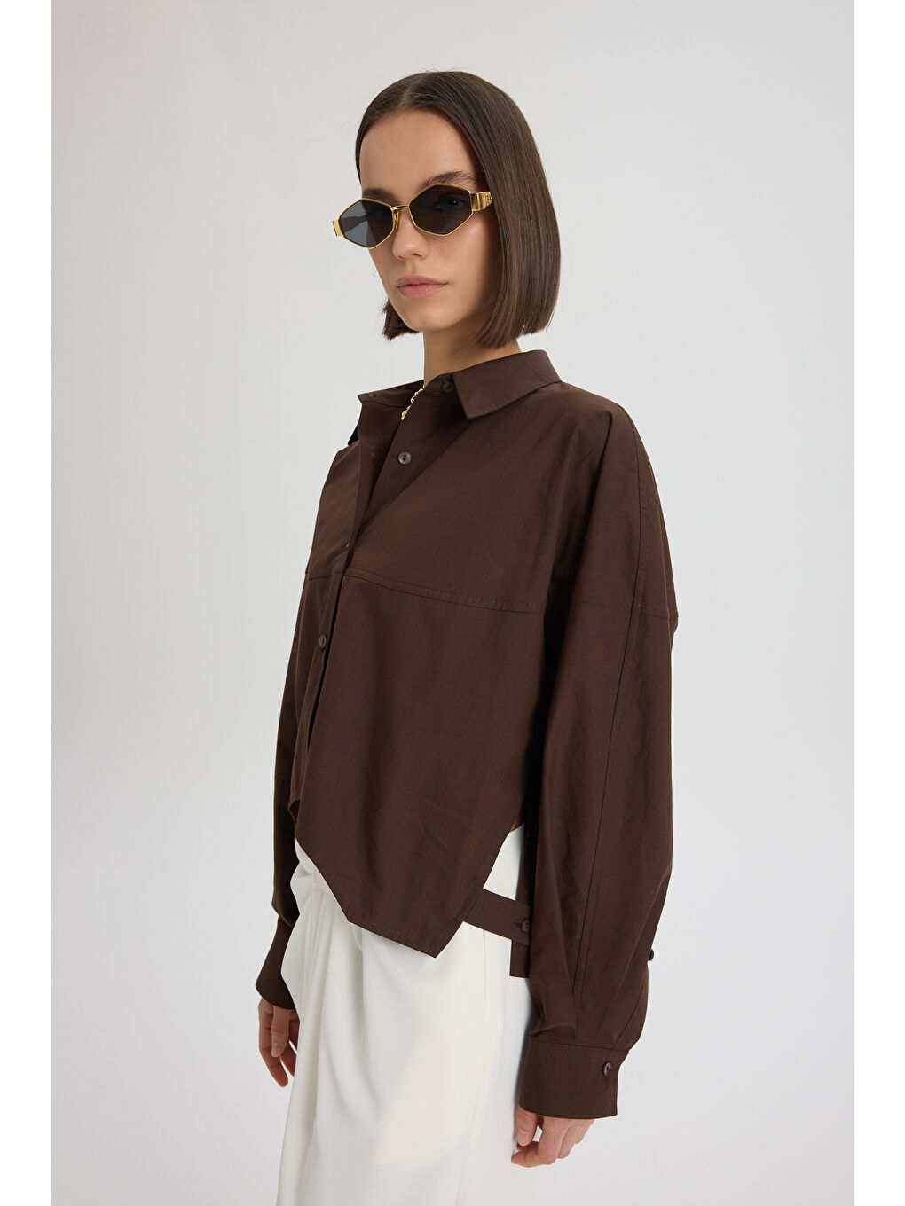 Kahverengi Numen Yırtmaç Detay Kahve Kısa Gömlek-2