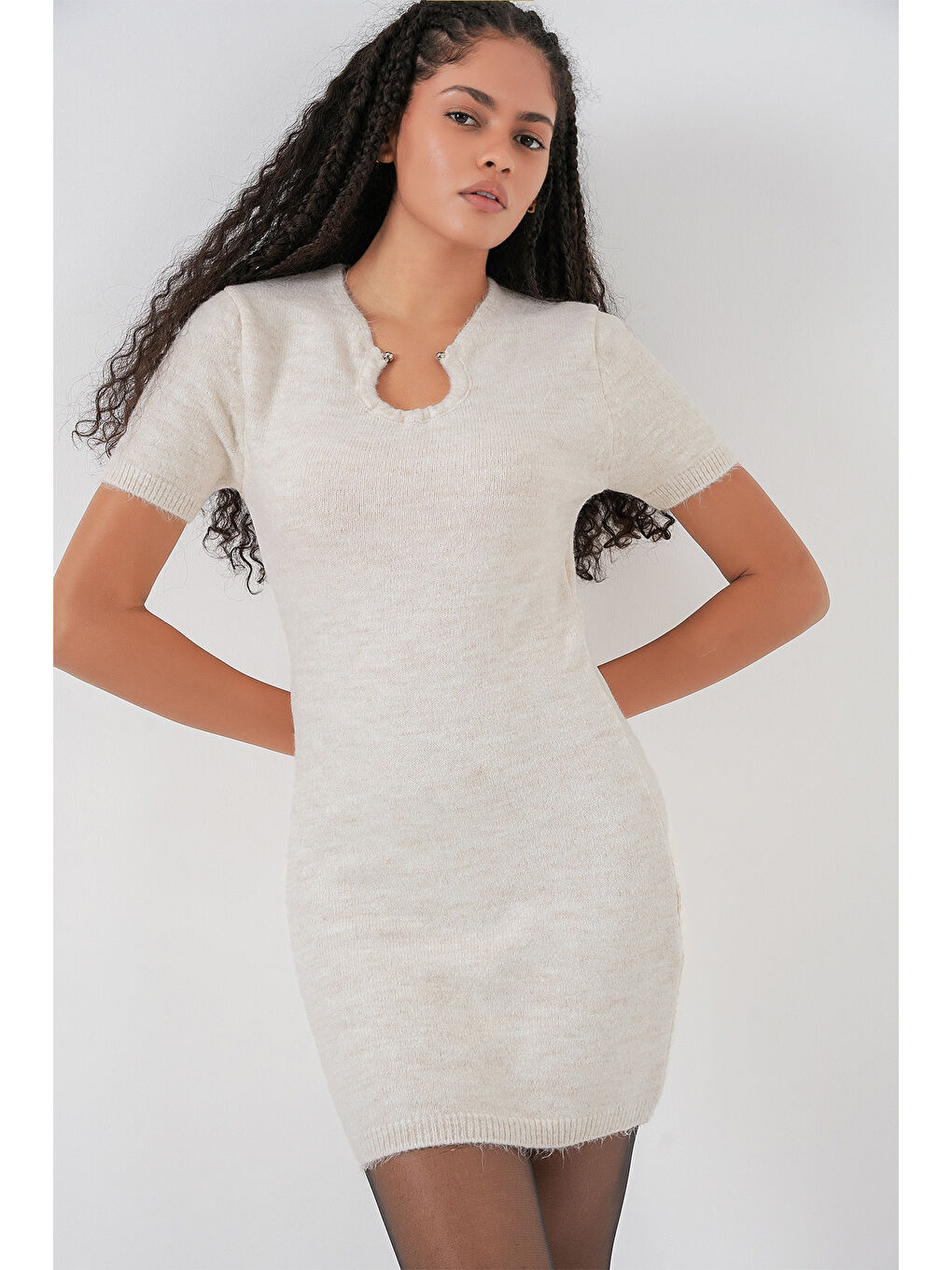 Kadın Kolye Detaylı Triko Elbise 15989 - Ekru-2