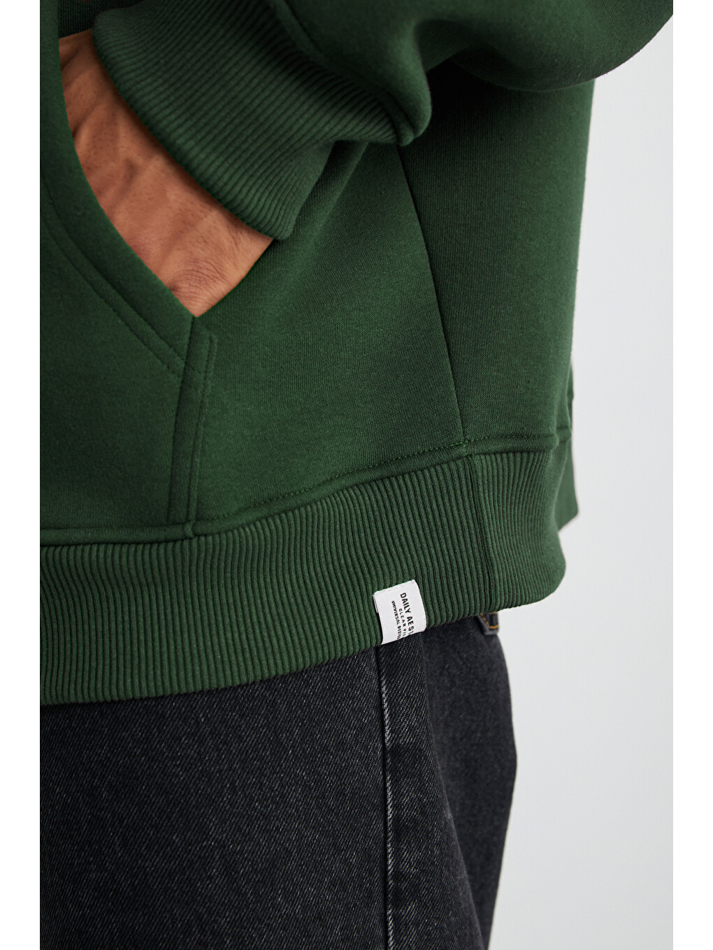 Cartmel Erkek Organik Kumaşlı İçi Polarlı Yumuşacık Kanguru Cepli Kapüşonlu Koyu Yeşil Sweatshirt-3