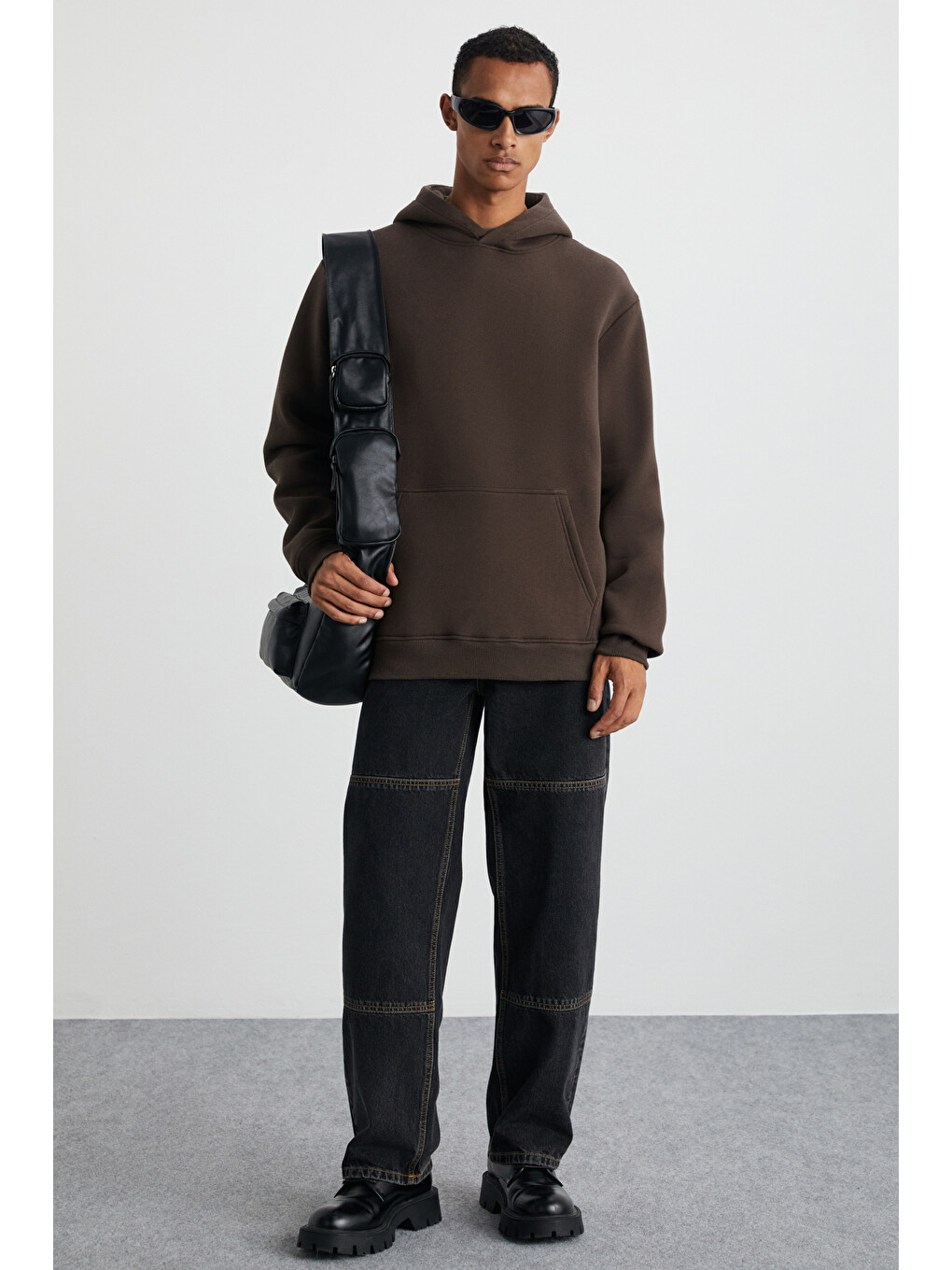Cartmel Erkek Organik Kumaşlı İçi Polarlı Yumuşacık Kanguru Cepli Kapüşonlu Kahverengi Sweatshirt-1