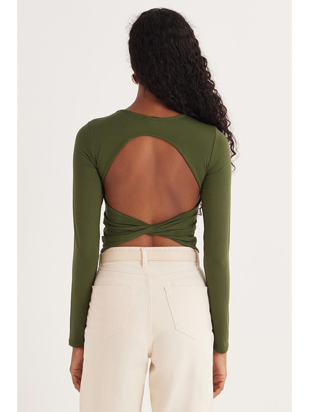 Kadın Slim Fit Dar Kesim Uzun Kollu Bisiklet Yaka Sırt Detaylı Yeşil Viskon Bluz-6