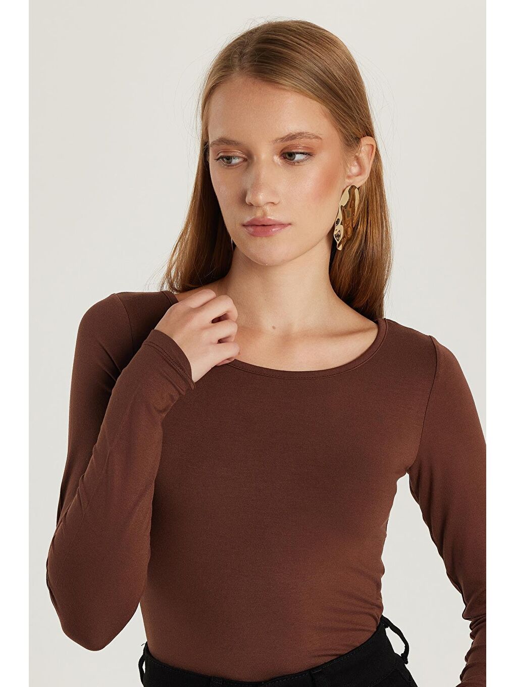 Kadın Slim Fit Dar Kesim Uzun Kollu Viskon Kahverengi Bluz-1